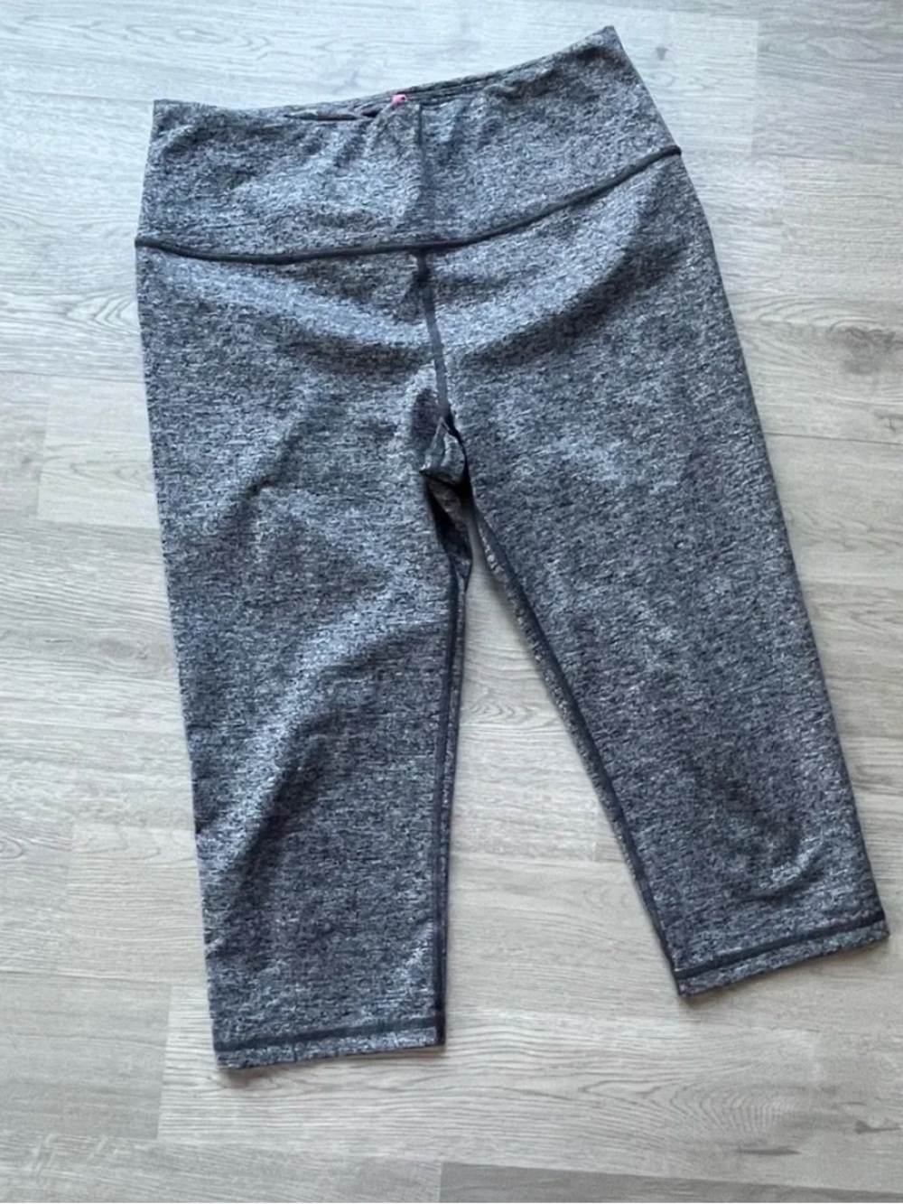 Victoria's Secret VSX Sport Knockout by Victoria’s Secret Crop Leggings - L